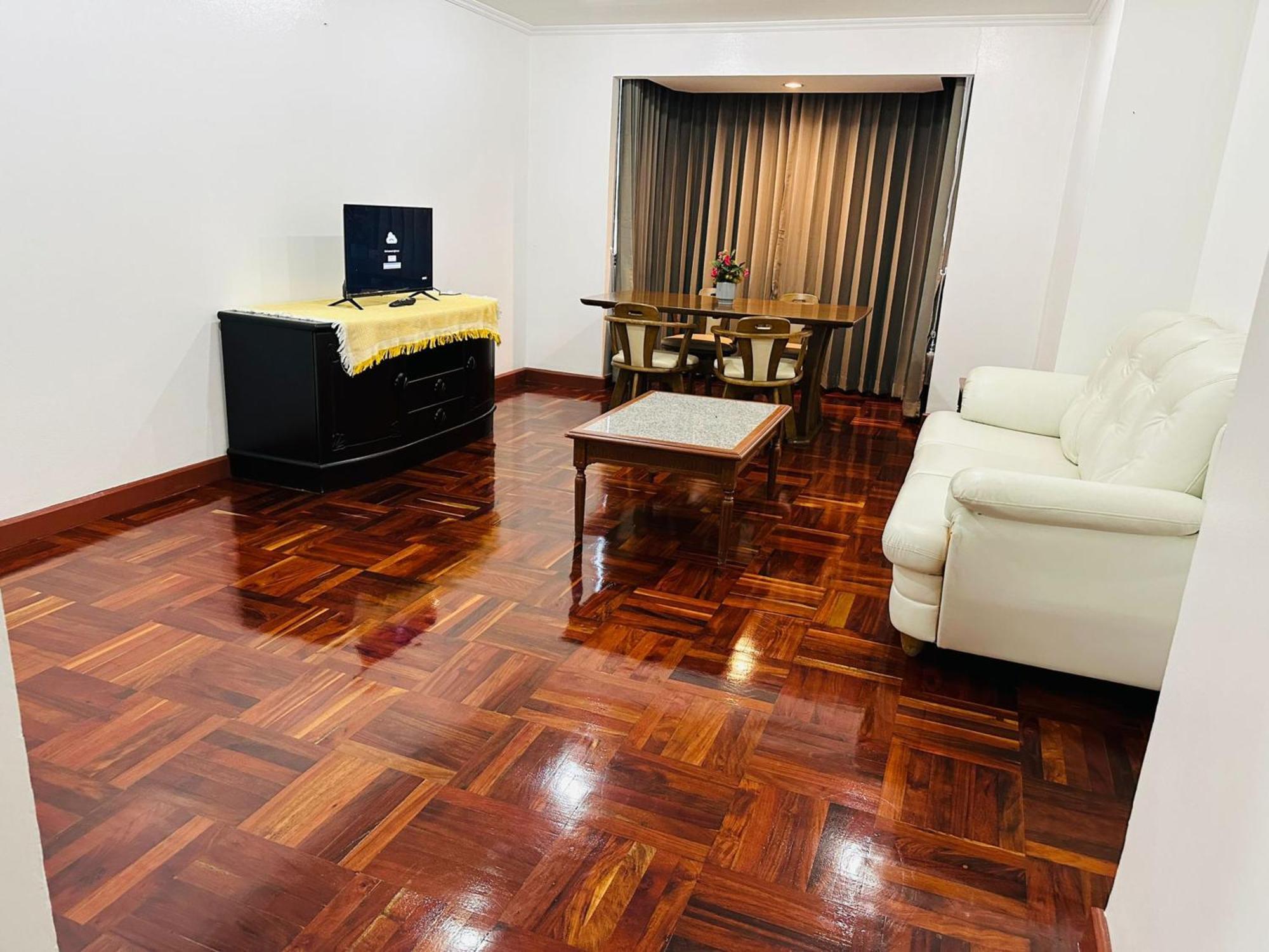 Omni Tower Sukhumvit Soi 4 Direct Apartment กรุงเทพมหานคร ภายนอก รูปภาพ